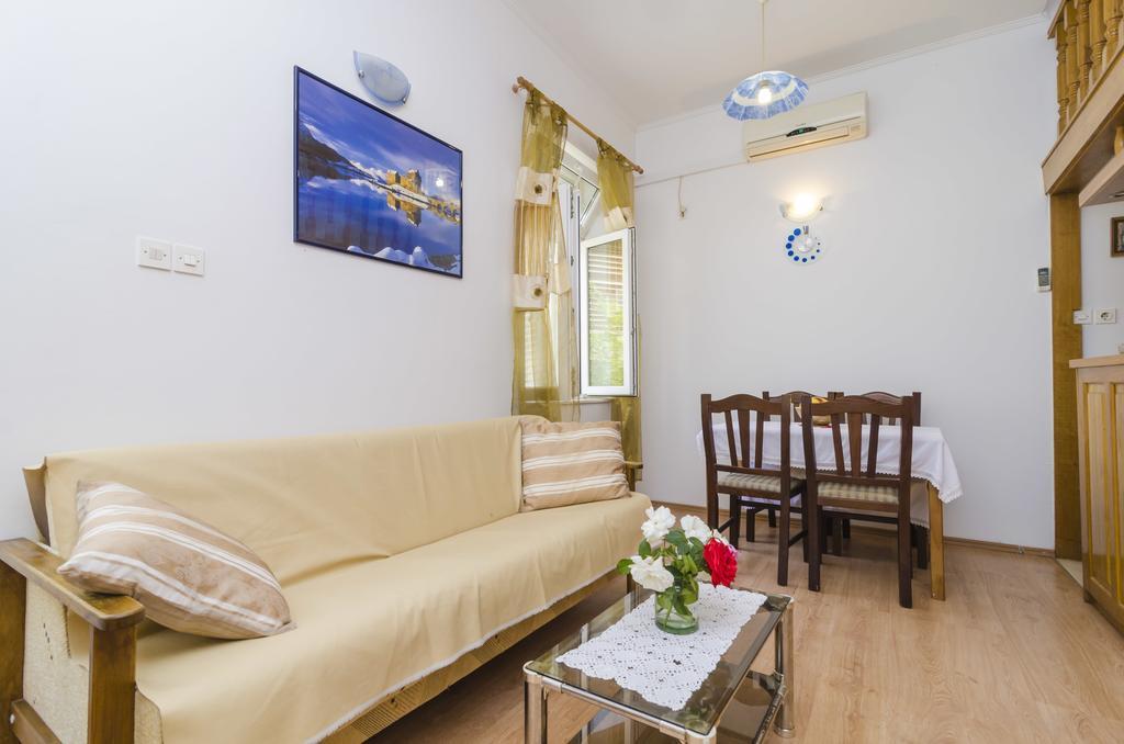 Ramo Apartment *